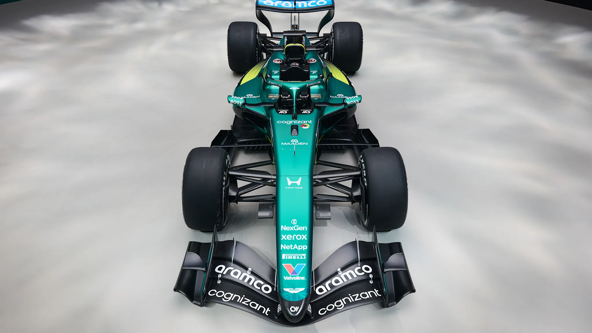 gallery-check-out-every-angle-of-aston-martin-s-2026-livery